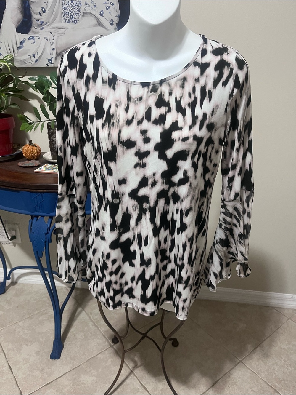 Calvin Klein Bell Sleeve Top - XS
